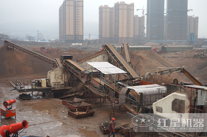 大型城市建筑垃圾粉碎機處理現場